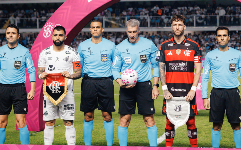 Flamengo critica fortemente arbitragem após empate com o Santos e levanta questões sobre julgamento impreciso em meio à disputa pelo título do Brasileirão