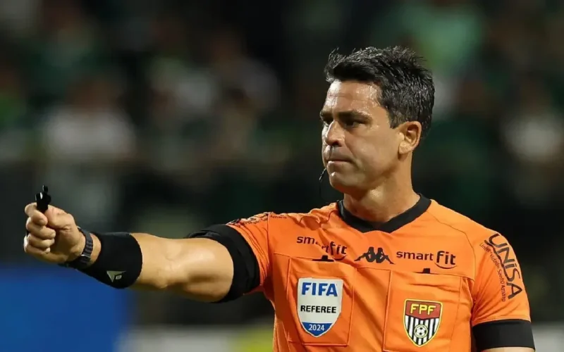 Goiás enfrenta Athletic-MG com arbitragem paulista; veja os detalhes da escalação