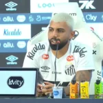 Futuro de Gabigol agita bastidores do Cruzeiro e Santos após temporada de destaque no Peixe