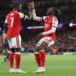 Arsenal brilha na Champions e vence Lille com gols na etapa final; Giroud é aplaudido pela torcida