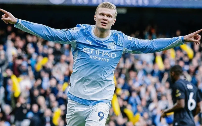 Haaland brilha com dois gols e garante vitória do Manchester City, que mantém 100% na Premier League