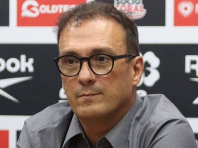 Alex Brasil deixa cargo no Santa Cruz após histórico acesso à Série B