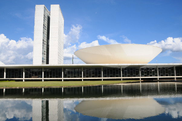 Câmara aprova projeto que moderniza a Lei das Sociedades Anônimas do Futebol e promete maior transparência e governança