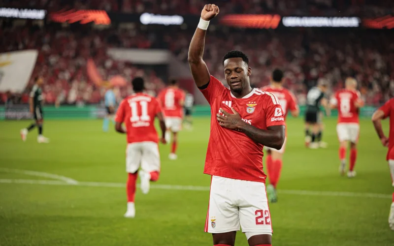 Benfica brilha na Europa League com goleada sobre o Celtic; Durán e Prestianni se destacam