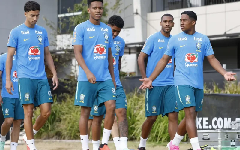 Endrick, Estêvão e Rayan são finalistas do Golden Boy 2026 e representam a Seleção Brasileira