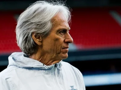 Jorge Jesus responde indiretamente às críticas de Cristiano Ronaldo após atrito na seleção portuguesa