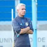 Luís Castro responde críticas de Renato Gaúcho e pede paz no Grêmio: "Clube precisa disso"
