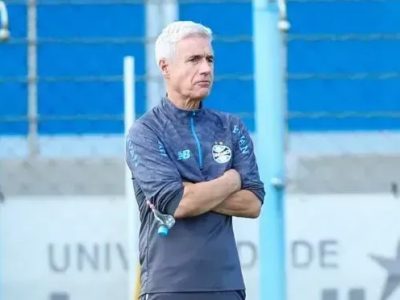 Luís Castro responde críticas de Renato Gaúcho e pede paz no Grêmio: “Clube precisa disso”