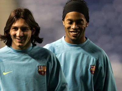 Ronaldinho Gaúcho homenageia Messi em despedida da seleção: “Alegria ter feito parte da sua história”
