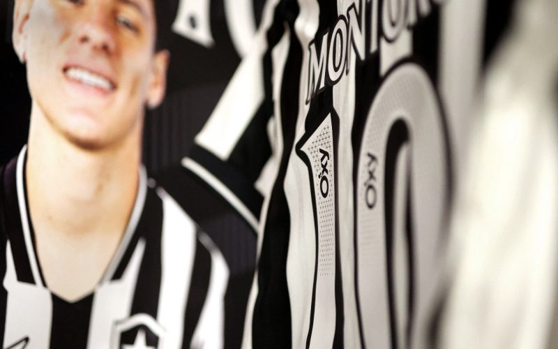 Botafogo e Chapecoense definem escalações para duelo crucial no Brasileirão