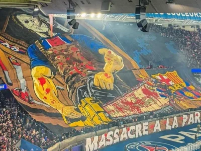 Barcelona aciona a Uefa após mosaico do PSG em referência a “Massacre da Serra Elétrica” durante partida da Champions League