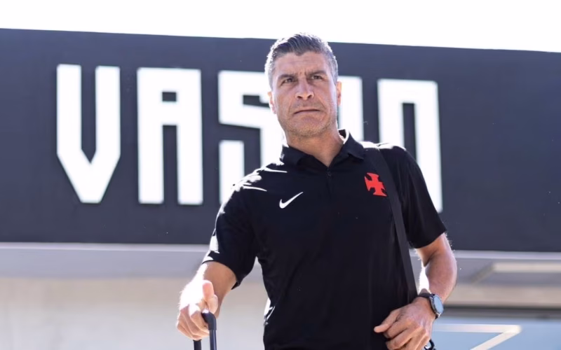 Vasco planeja contratações com foco em zagueiro, lateral e atacante para 2027