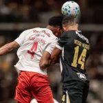 Bragantino informa sobre estado de saúde de Alix Vinícius após choque no jogo contra o Atlético-MG