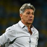 Renato Gaúcho defende auxiliar preso e critica imprensa enquanto declara apoio a Flávio Bolsonaro