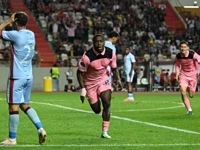Torreense dá show, mas cede vitória ao Sunderland nos acréscimos na Europa League