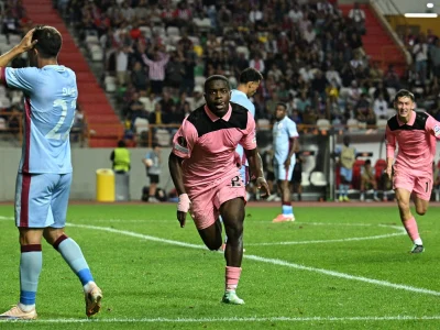 Torreense dá show, mas cede vitória ao Sunderland nos acréscimos na Europa League