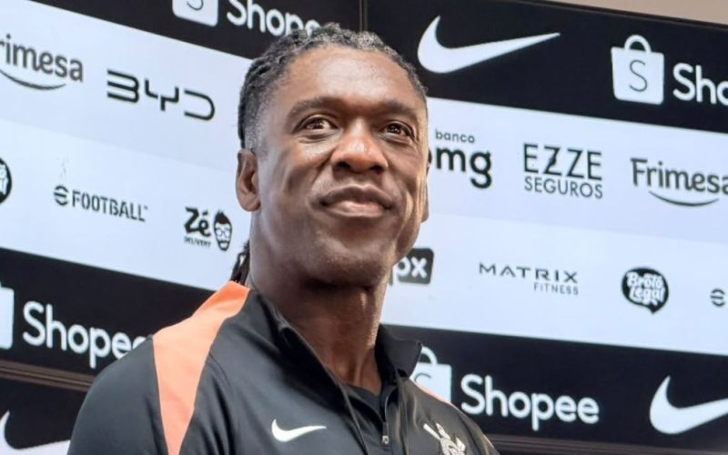 Seedorf não estreia pelo Corinthians contra o Vitória por falta de documentação regularizada
