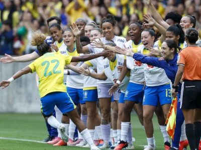 Brasil e Argentina se enfrentam em amistoso preparatório: saiba onde assistir ao jogo desta terça-feira na Arena Pernambuco