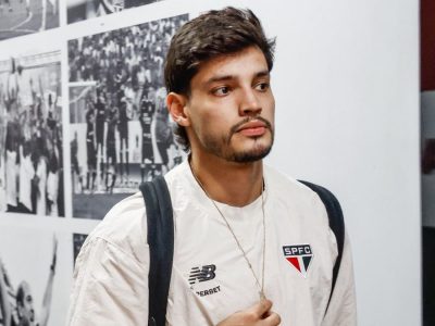 São Paulo e Santos estão prontos para o clássico adiado do Brasileirão; confira as escalações!