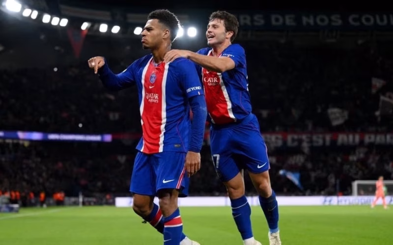 PSG supera Barcelona em jogo emocionante na Champions League e se mantém na liderança