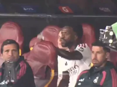 Vini Jr. reclama após ser substituído em vitória do Real Madrid sobre a Roma na Liga dos Campeões