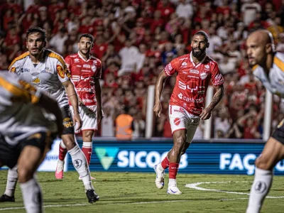 Vila Nova cede empate dramático ao Novorizontino e mantém liderança na Série B do Brasileiro