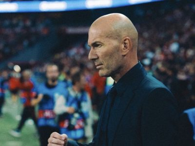 Zidane revela emoção por gol da França na Nations League e se despede da época de jogador: “Foi estranho o que fiz”